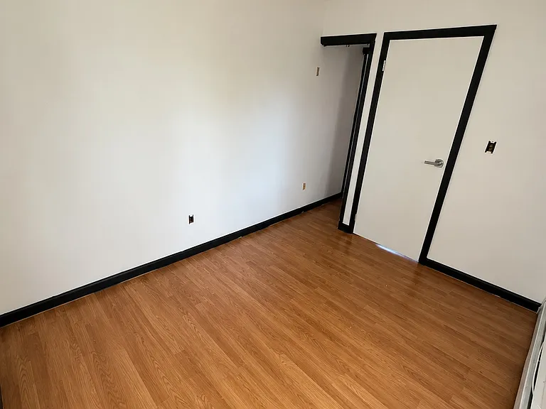 28 Monroe St #2 — Photo 7
