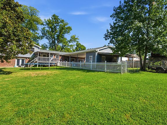 3rd image of 712 Valley Brook Dr