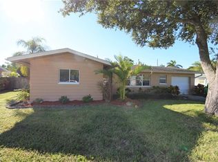 5218 Sunnybrook Ct, Cape Coral, FL 33904