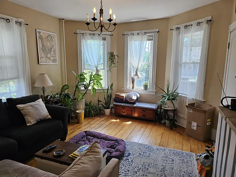 94 10th St #2 — Photo 3