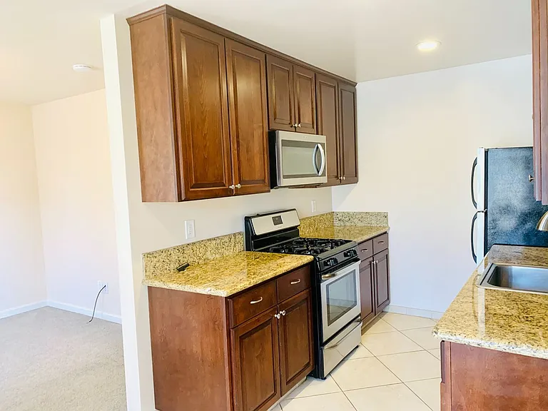 1BD/1BA Mission Hills Apartment w/ 1-Car Garage! Only $2,095/mo~ — Photo 7