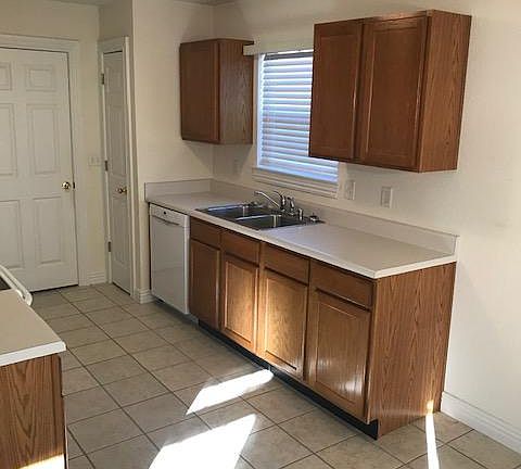 5th image of 2801 SW 10th St