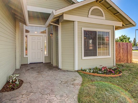 4th image of 732 Bay Heights Dr