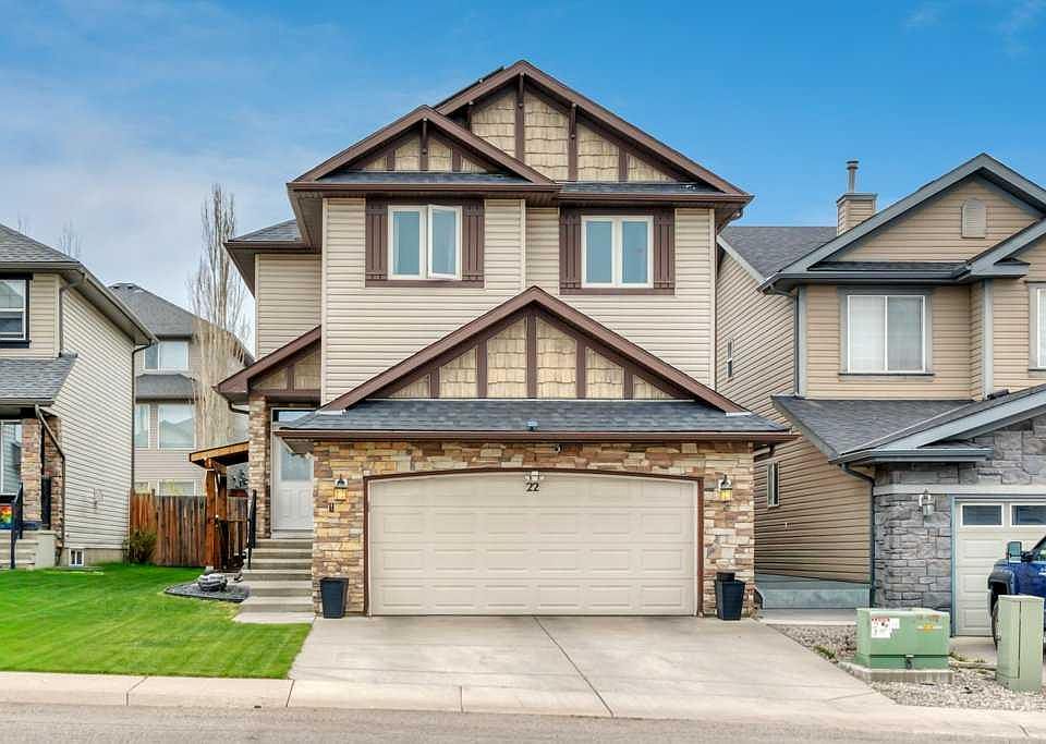 1st image of 22 E Kincora Hts NW
