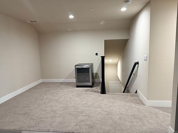 3rd image of 2373 Paramount Ln