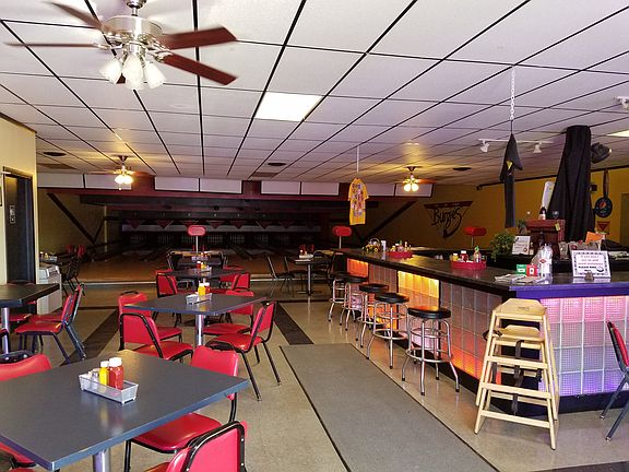 diner and 8 lane bowling
