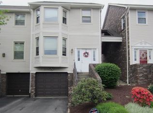213 Spring Run Dr, Monroeville, PA 15146