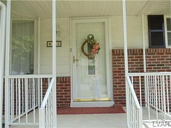 3rd image of 482 Romaneve Dr