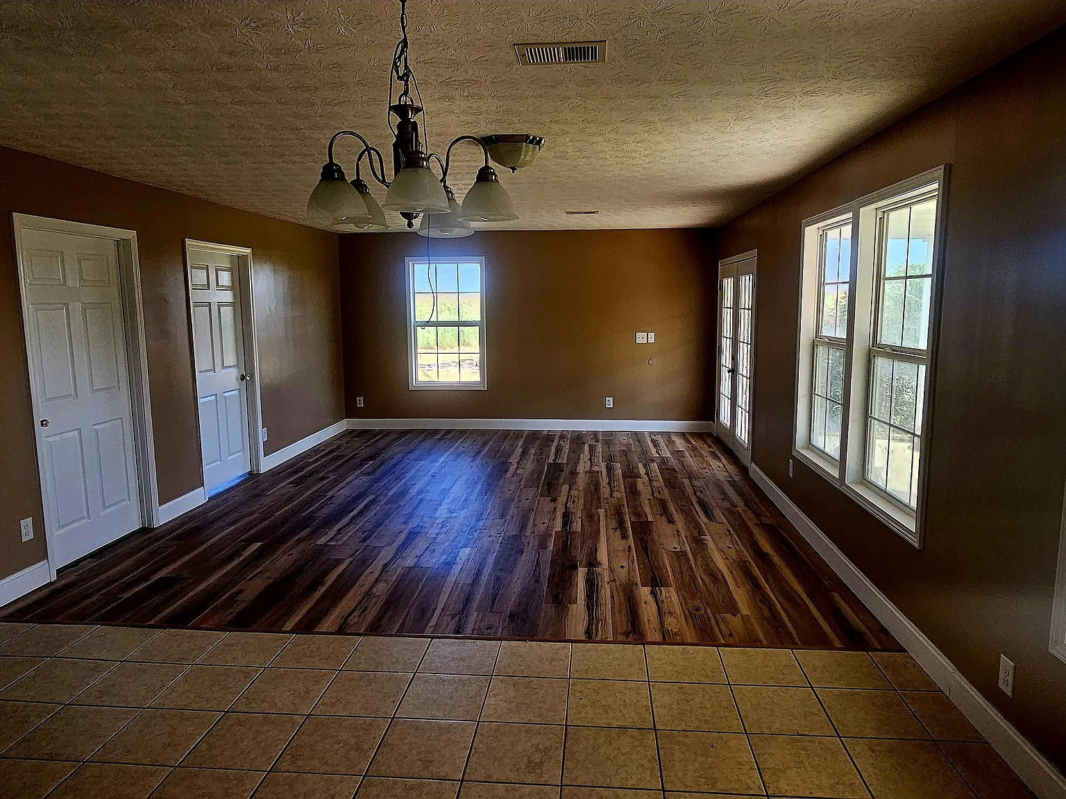 4 bed, $1,350 — Photo 4