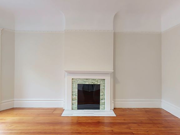 4th image of 523 Waller St #523