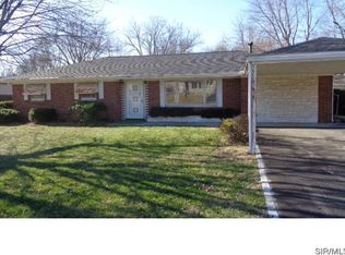15 Oak Dr, Caseyville, IL
