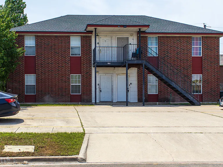 1601 Benttree Dr #1 — Photo 1