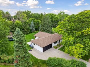 3319 Roll Ln, Eagan, MN 55121
