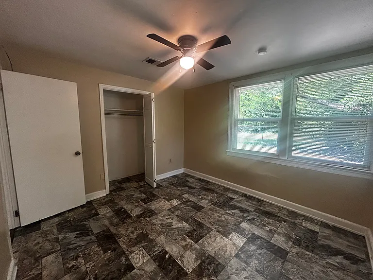 461 Sweetwater Cir — Photo 16