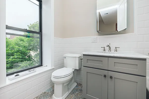 Rented by Nooklyn NYC LLC | media 25