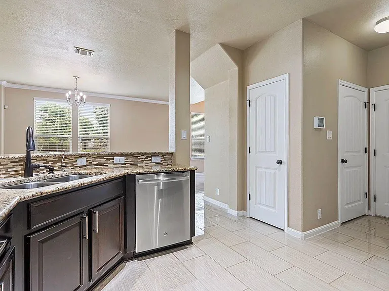 7324 Bandera Ranch Trl #B — Photo 28