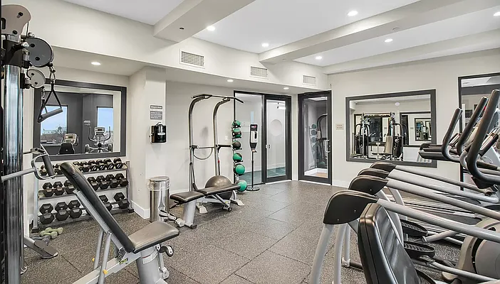 Rented by Farside Realty LLC | media 4