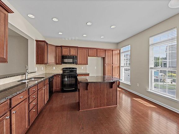 5th image of 8703 Macedonia Lake Dr