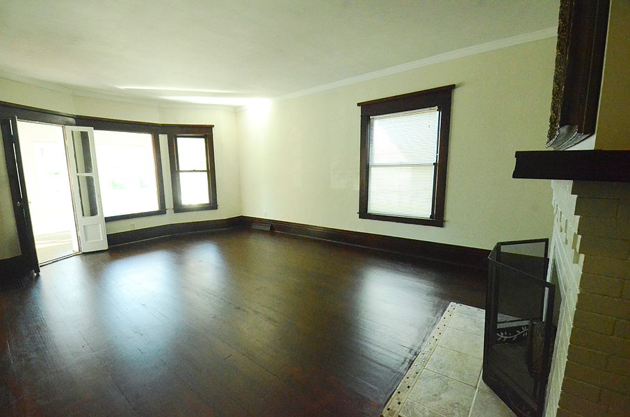1st image of 297 Bedford Ave