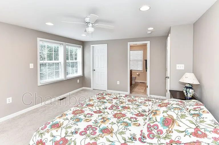 1033 S Edison St — Photo 16