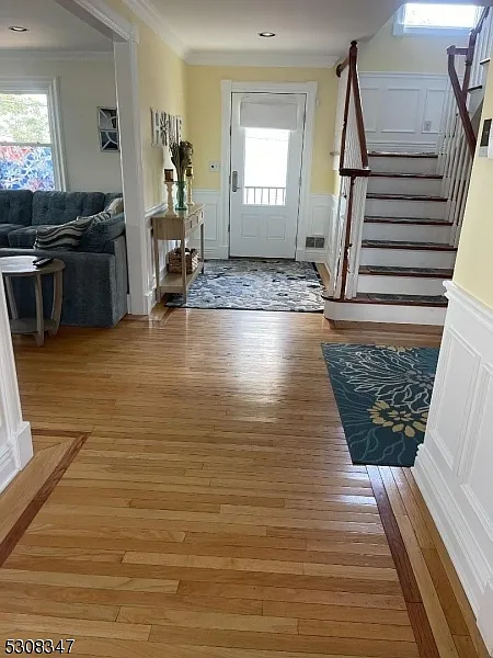 6 bed, 5.0 bath, 2800 sqft, $6,400 — Photo 3
