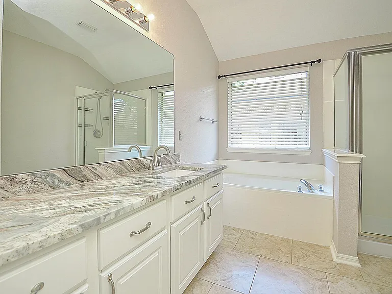 14618 Rochelle Ct — Photo 28