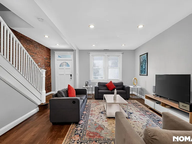 2630 10th St NE — Photo 15