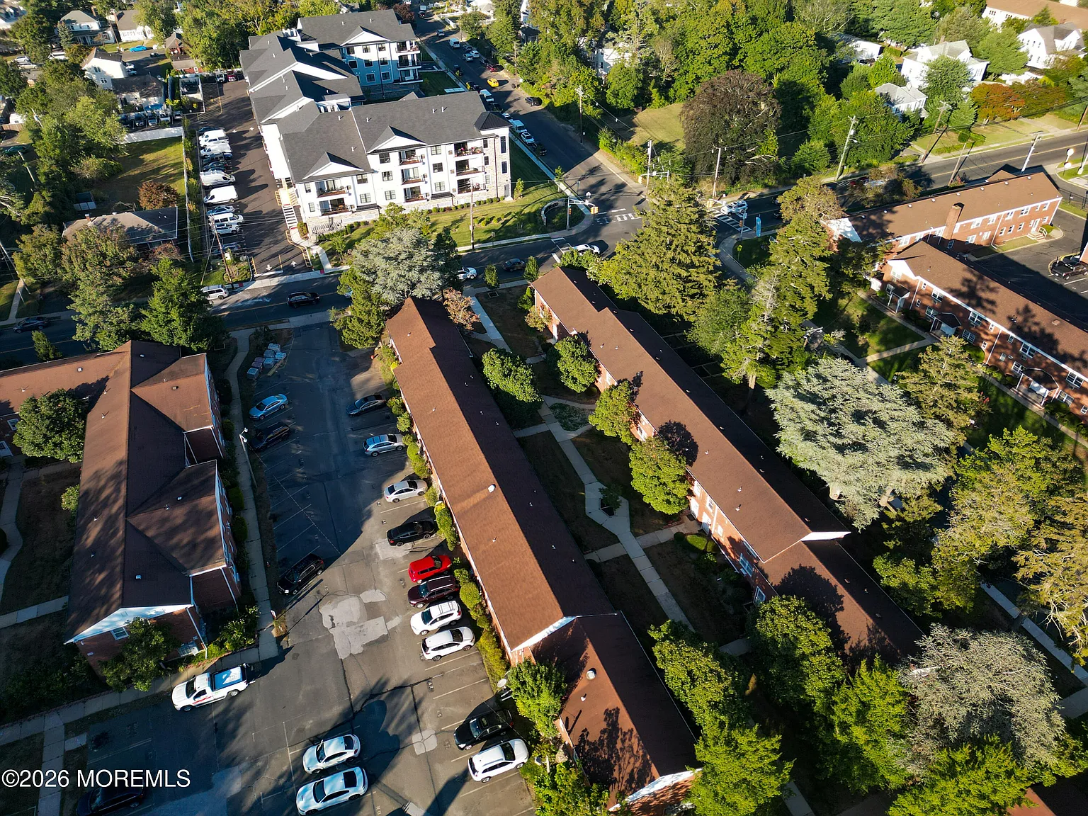2 bed, 1000 sqft, $3,000 — Photo 4