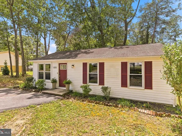 1225 Calvert Beach Rd, Saint Leonard, MD 20685