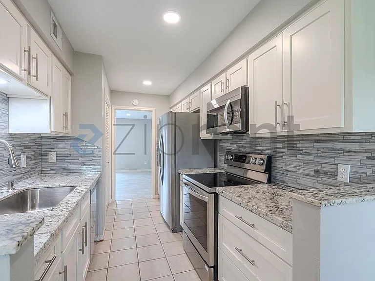 10349 Longmont Dr — Photo 13