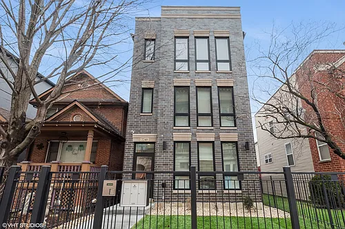 2246 W Jackson Blvd #3 Photo 1