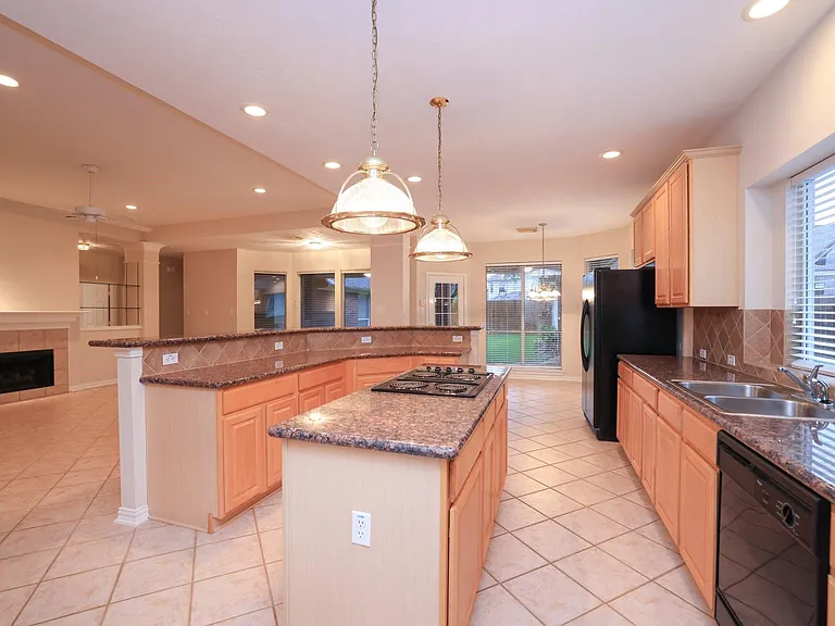17222 Leeside Dr — Photo 15