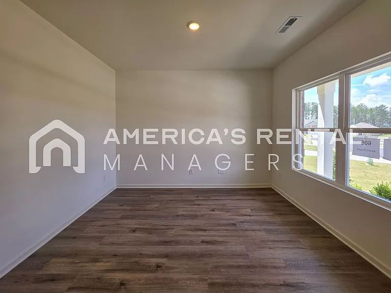 605 Acorn Ct — Photo 10
