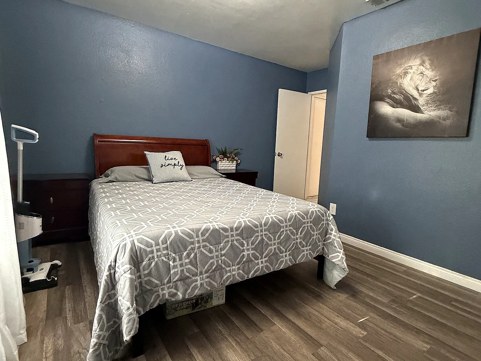 4 bed, $3,200 — Photo 3