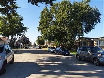 5th image of 10347 S Avenue O