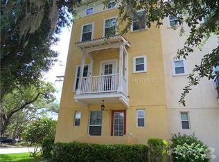 910 Sombra St, Tampa, FL 33619