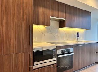 1 Concord Cityplace Way #3802, Toronto, ON M5V 3V4