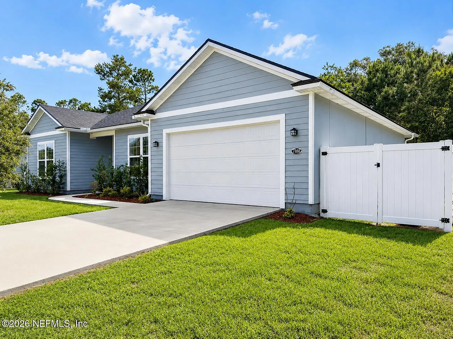 3 bed, 2.0 bath, 1975 sqft, $2,200 — Photo 2
