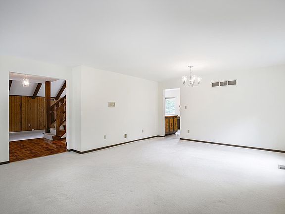 5th image of 5002 Amberway Dr