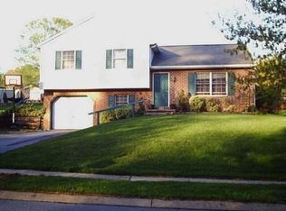 359 Holly Ln, Lancaster, PA 17602