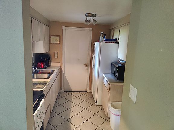 5th image of 9805 61st Ln
