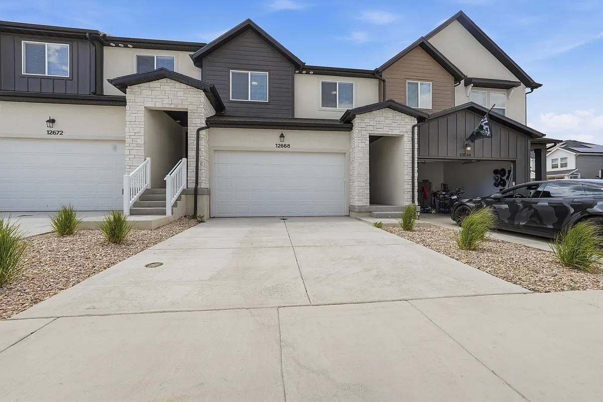 Building Photo - 12668 S Mist Falls Cv