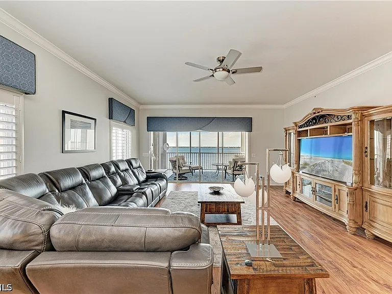 14813 Laguna Dr #401 — Photo 9