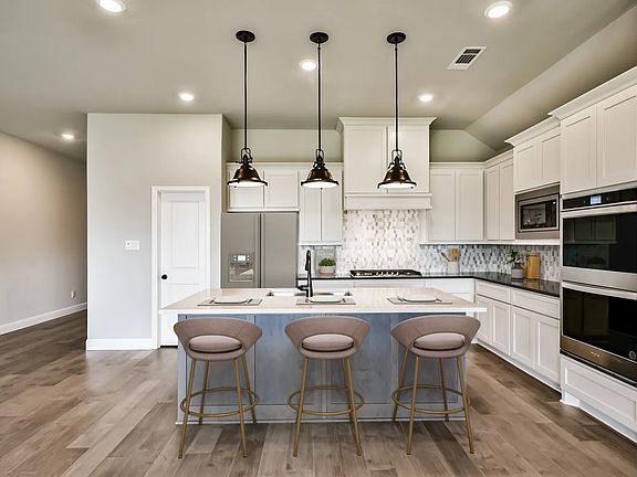 Plan 4039 kitchen - staged