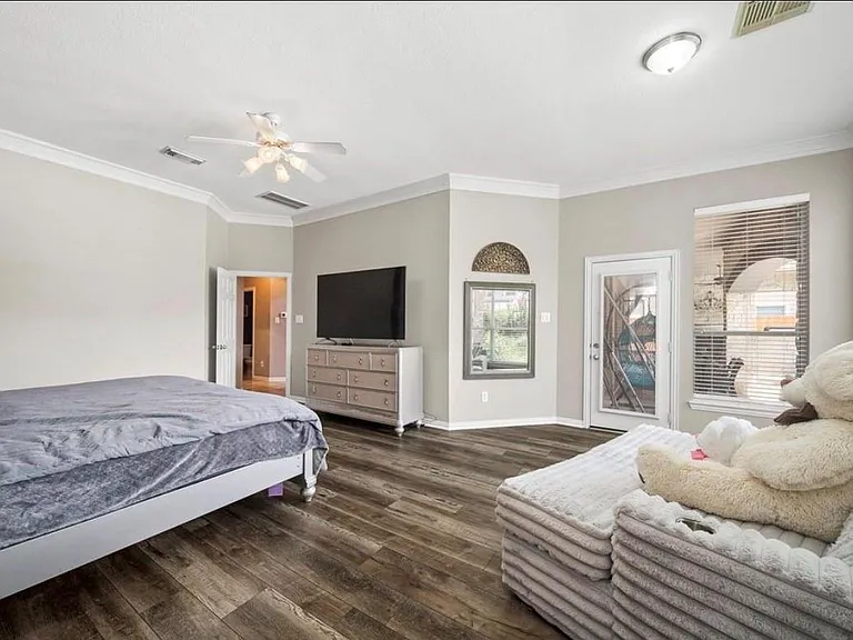 5923 Dillon Creek Ln — Photo 18