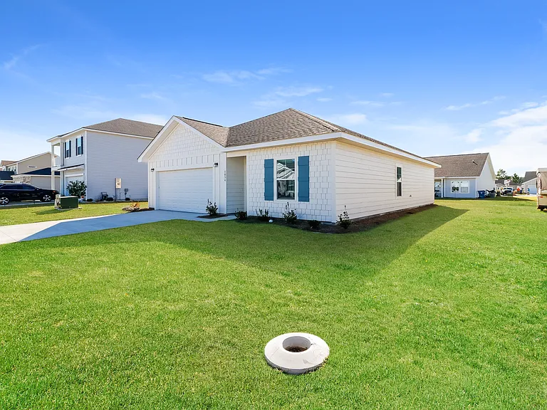 1054 Autumns Wood Cir E — Photo 3