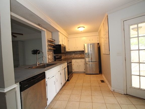 3rd image of 103 Bo Ct