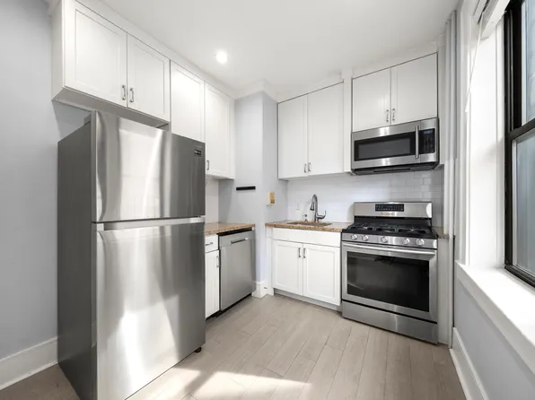 553 Undercliff Ave, Edgewater, NJ