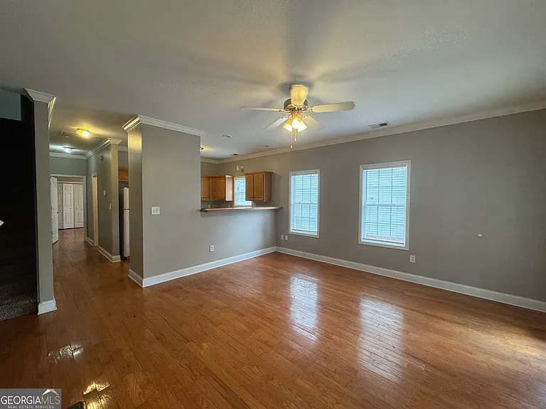 223 Milford Dr — Photo 4