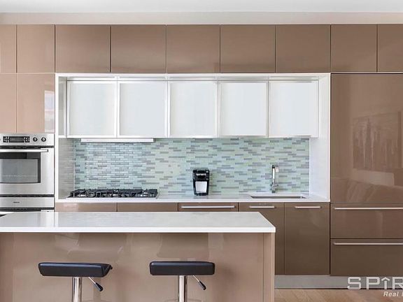 5th image of 75 Wall St APT 37H